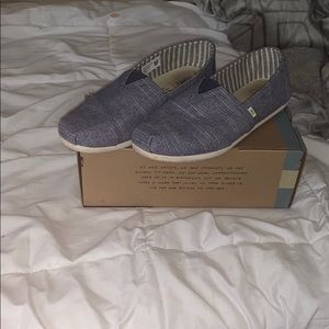 Toms